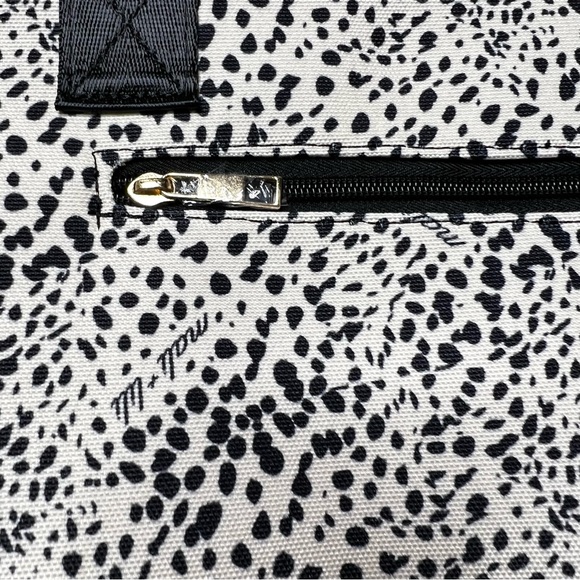 NWT Mali & Lili Snow Leopard Weekender Bag w/ Removable Shoulder Strap - Picture 6 of 11